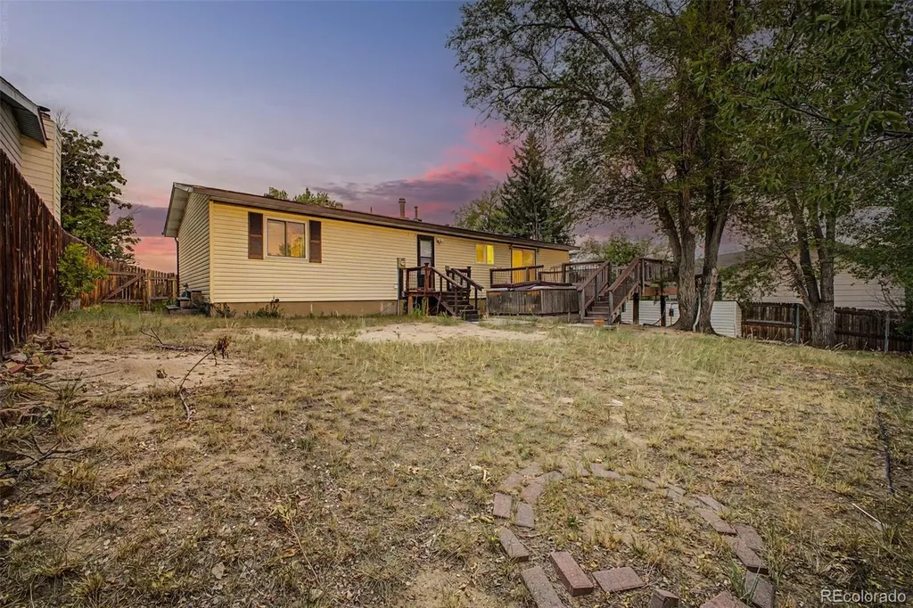 4323 Eastcrest Circle Colorado Springs CO 80916