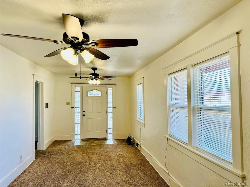 906 9th Street Alamosa CO 81101