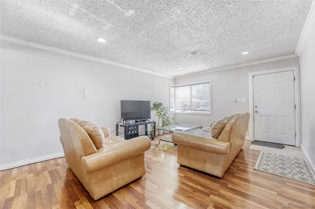 756 Ursula Street Aurora CO 80011