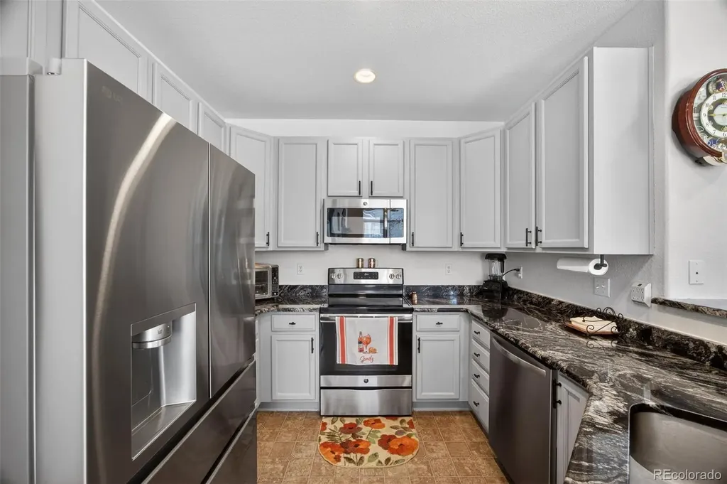 160 Granby Way Aurora CO 80011