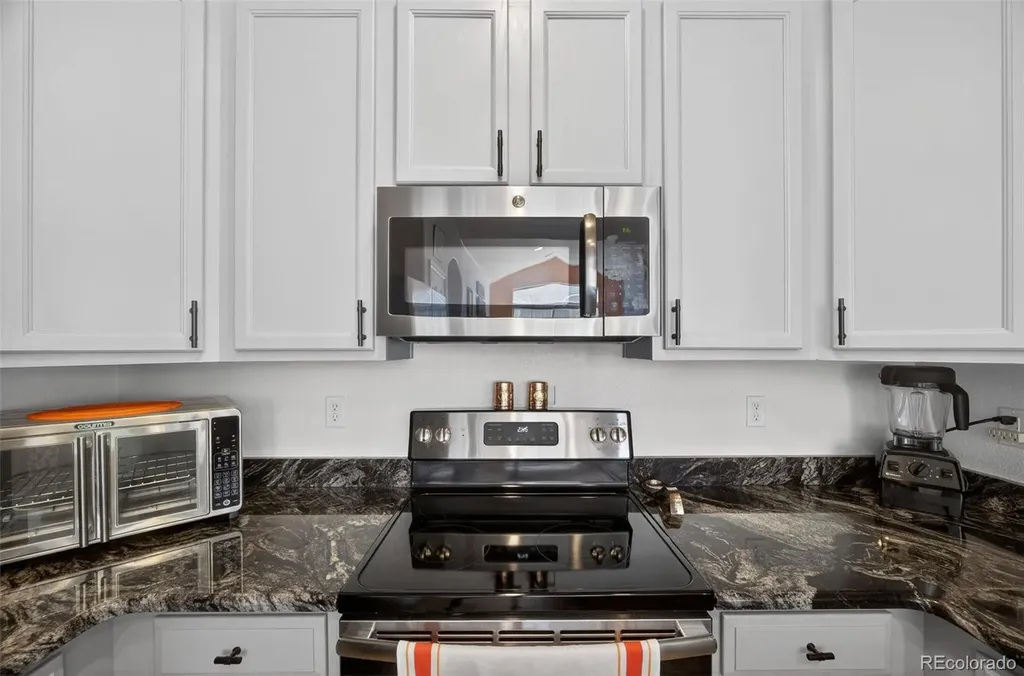 160 Granby Way Aurora CO 80011