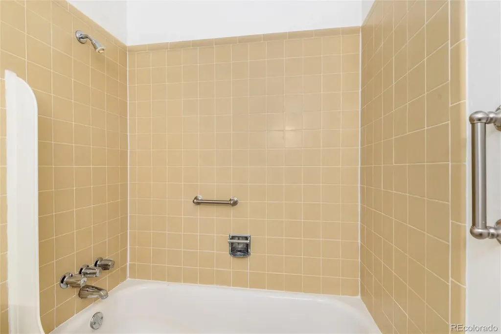 2325 S Linden Court Denver CO 80222