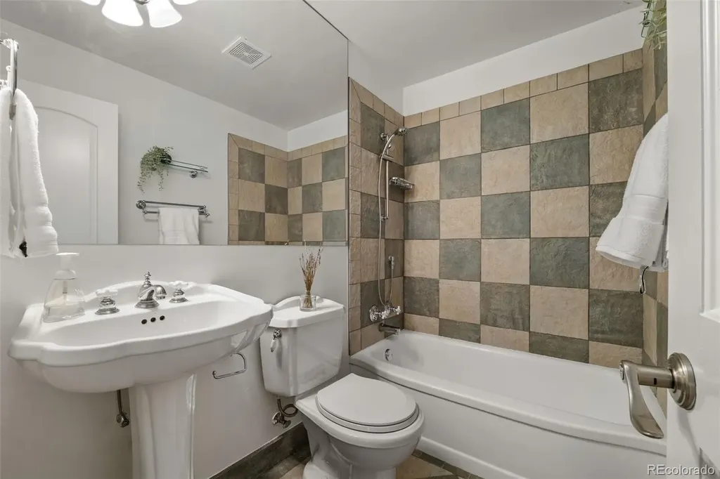 1075 Jersey Street Denver CO 80220