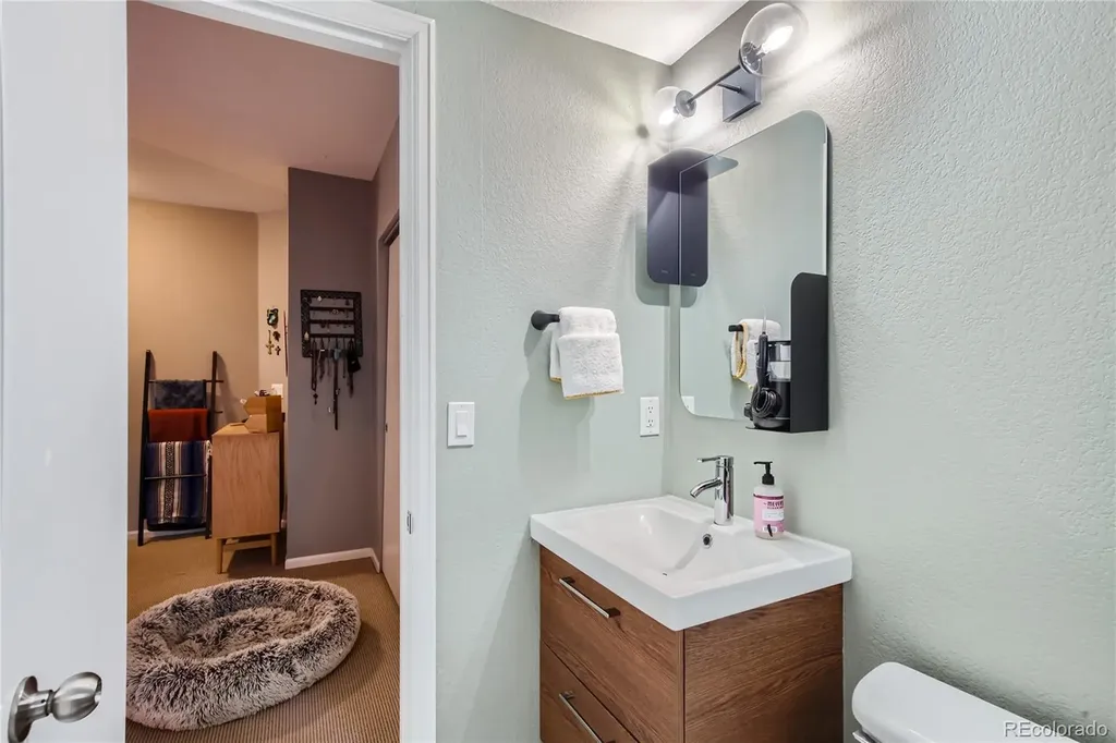 3068 Umatilla Street Denver CO 80211