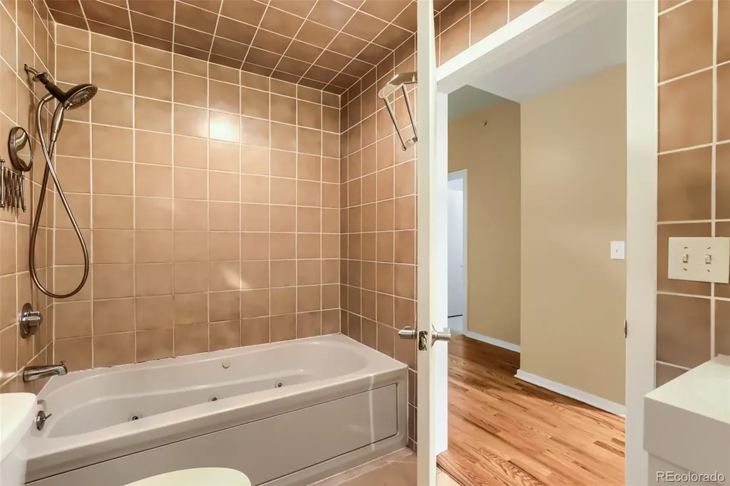 275 S Harrison Street Denver CO 80209