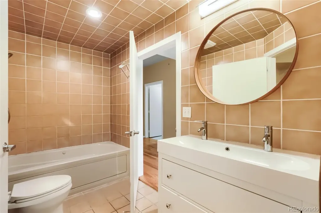 275 S Harrison Street Denver CO 80209