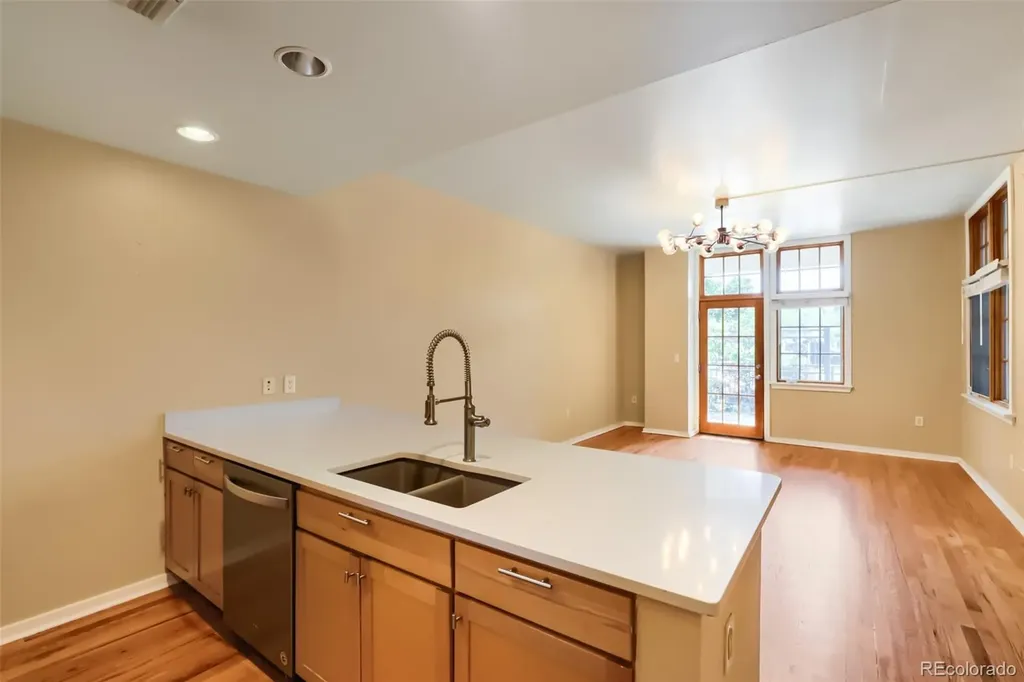 275 S Harrison Street Denver CO 80209