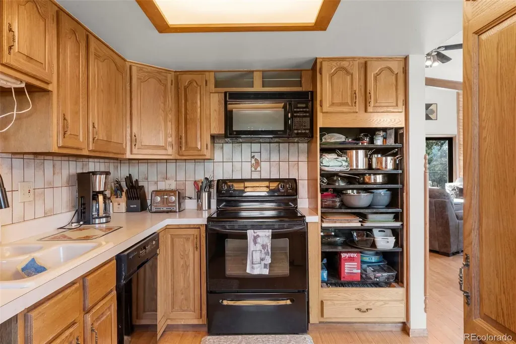 247 Pinewood Road Florissant CO 80816