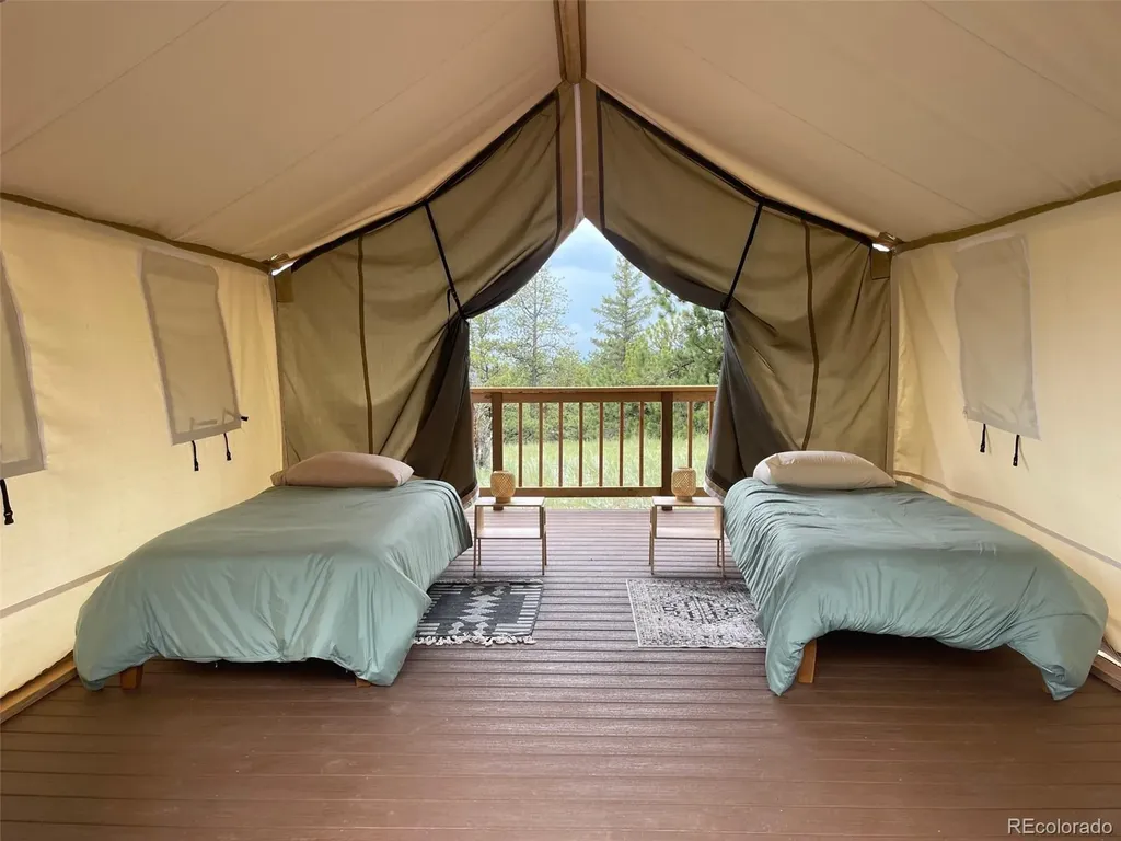 247 Pinewood Road Florissant CO 80816