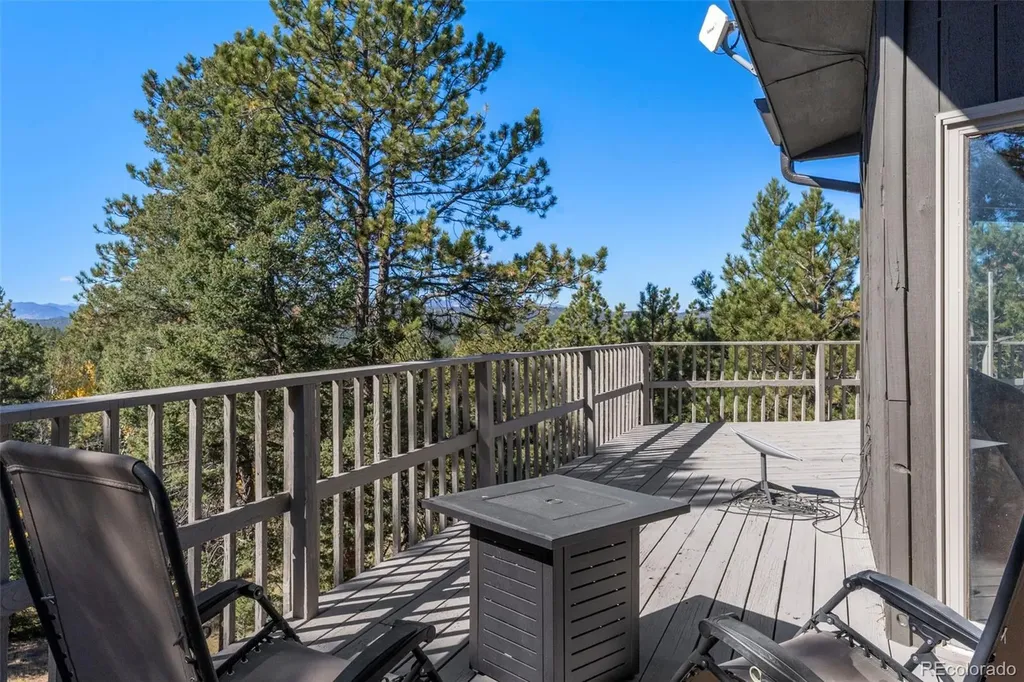247 Pinewood Road Florissant CO 80816
