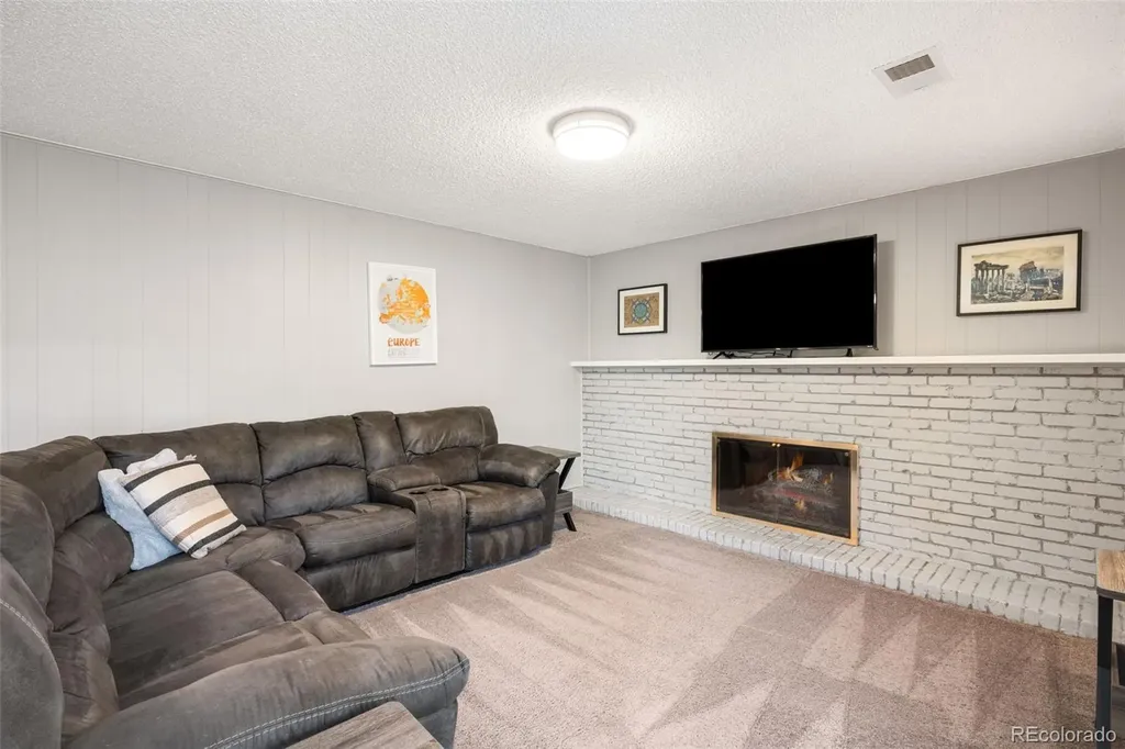 1658 S Ironton Street Aurora CO 80012