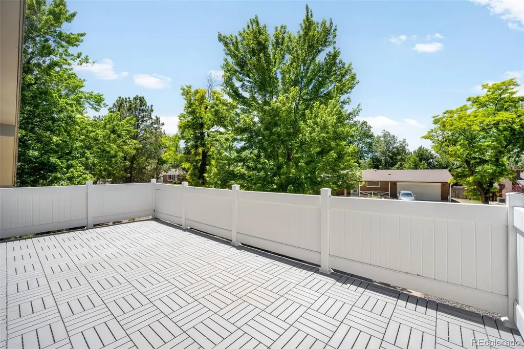1658 S Ironton Street Aurora CO 80012