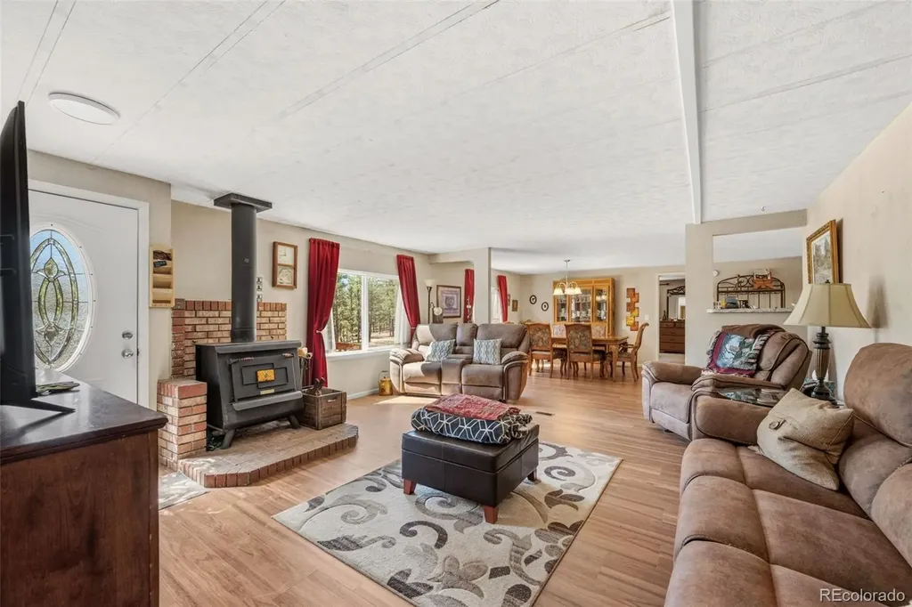 1299 Pikes Peak Drive Florissant CO 80816