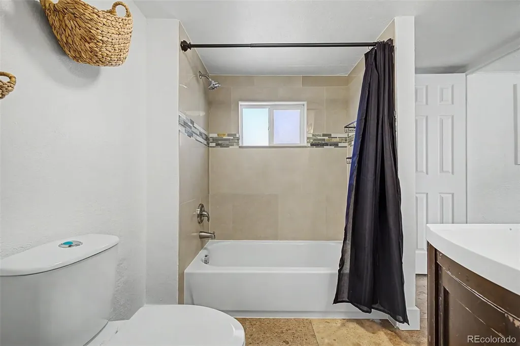 4997 Green Court Denver CO 80221