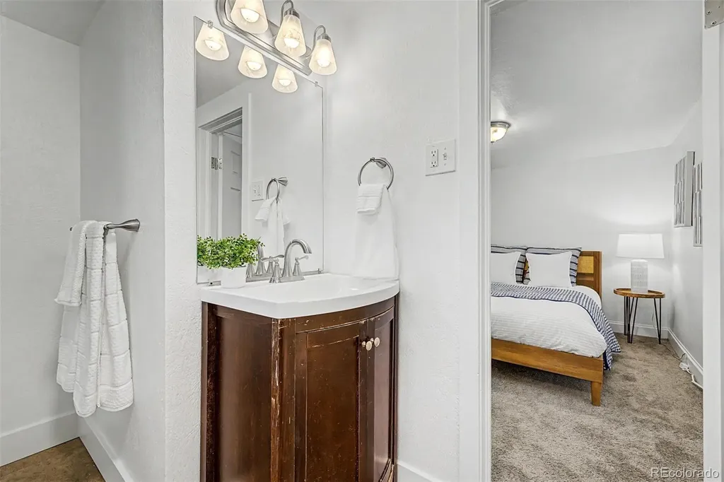 4997 Green Court Denver CO 80221