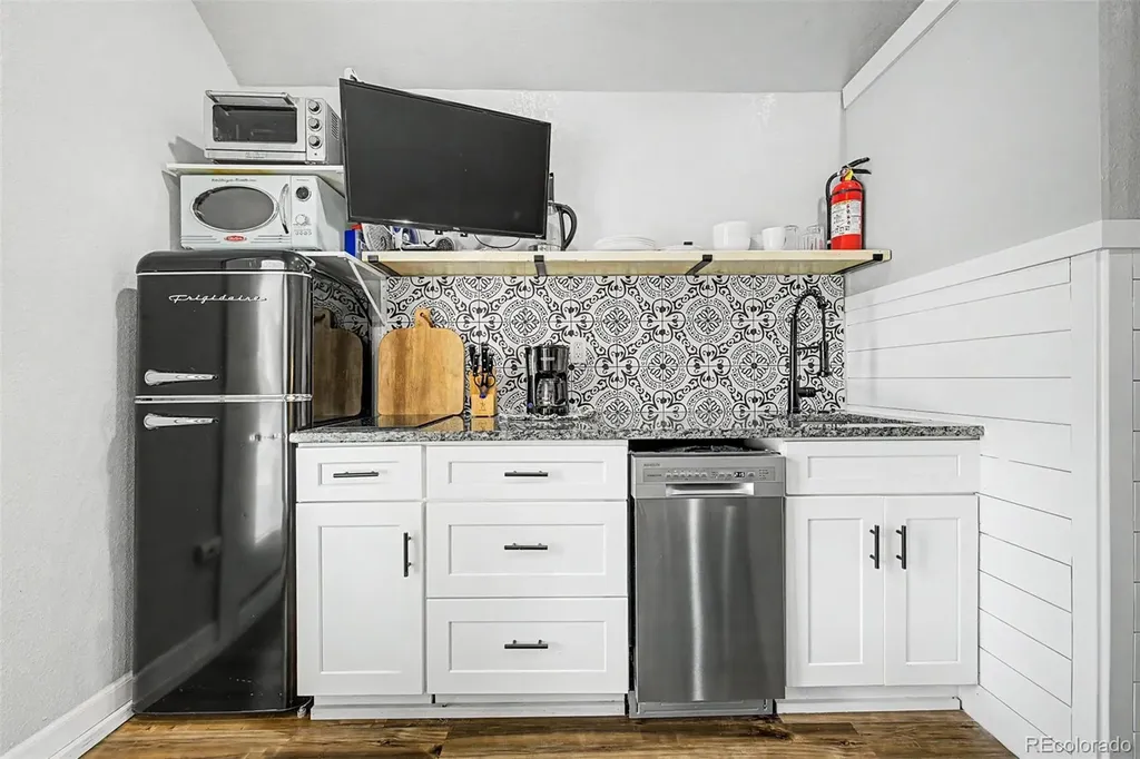 4997 Green Court Denver CO 80221