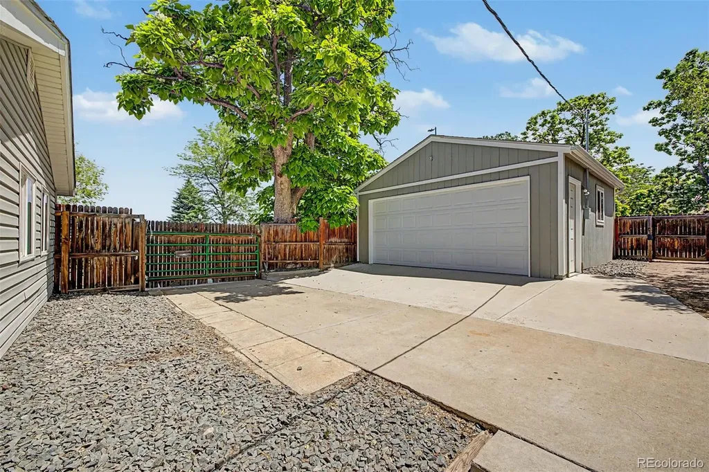 4997 Green Court Denver CO 80221