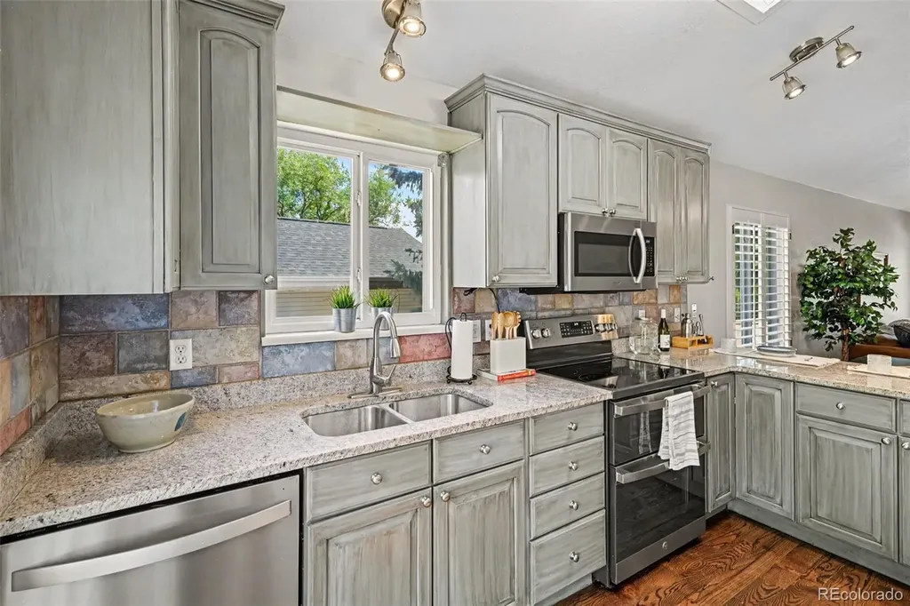 2200 S Eldridge Court Lakewood CO 80228