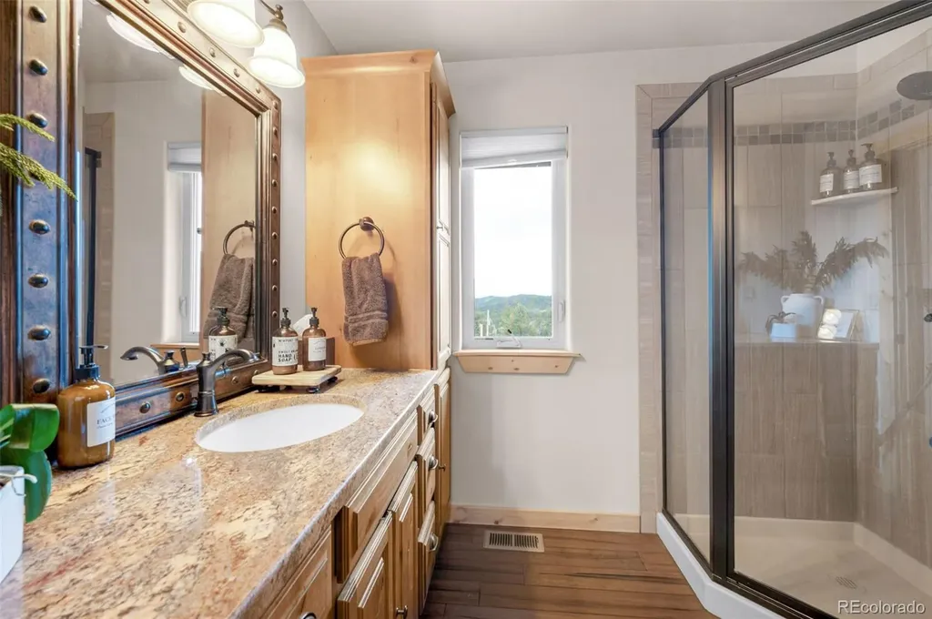 205 Eagleview Circle Florissant CO 80816