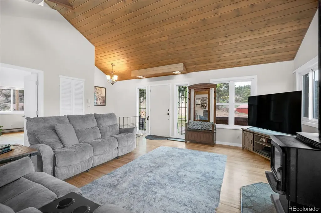 205 Eagleview Circle Florissant CO 80816