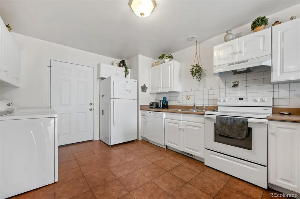 219 W Harmony Drive Pueblo CO 81007