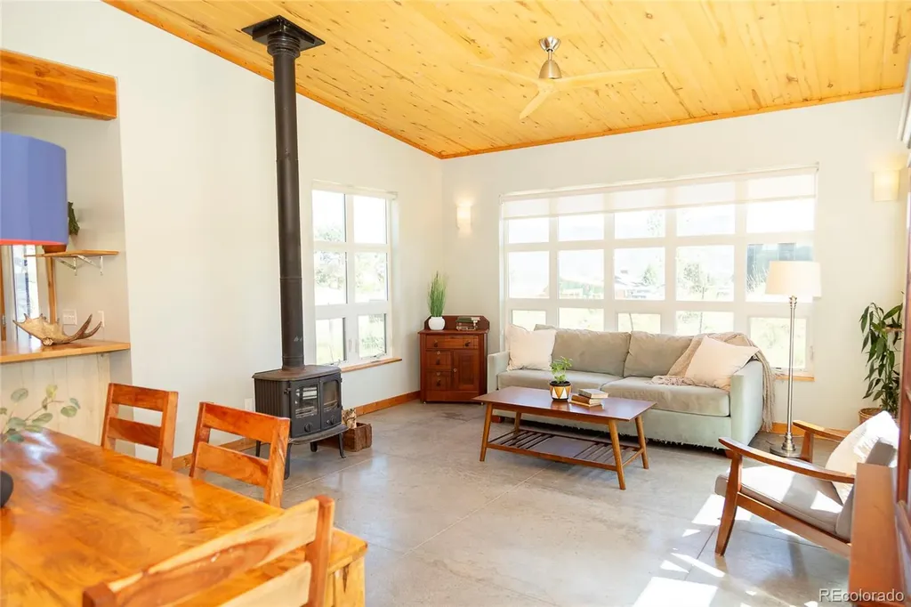 301 Rue La Fong Lane Creede CO 81130