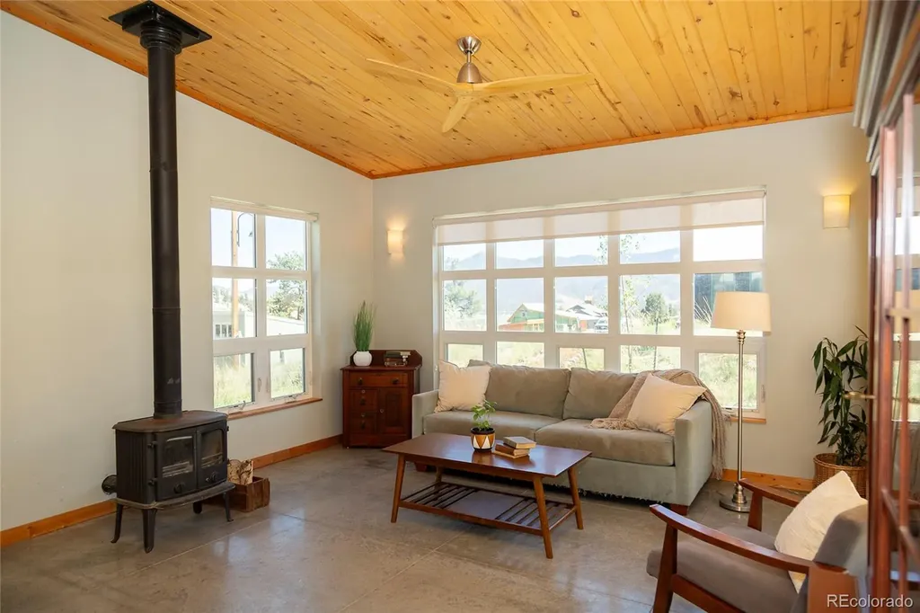 301 Rue La Fong Lane Creede CO 81130