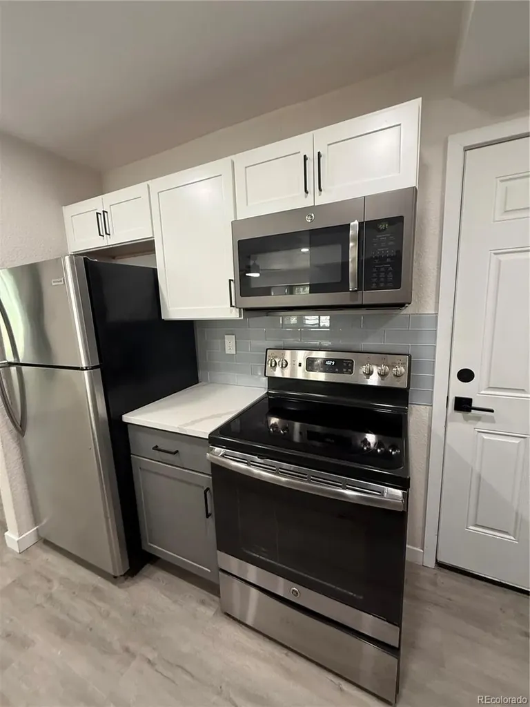 92 Newark Street Aurora CO 80012