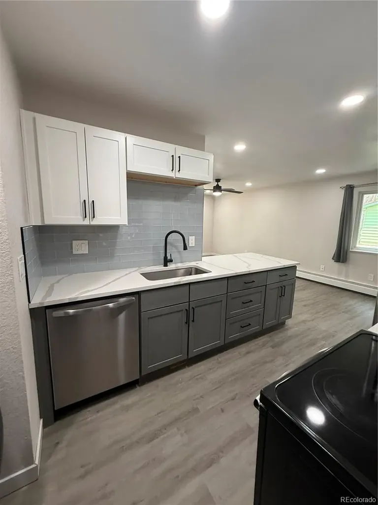 92 Newark Street Aurora CO 80012