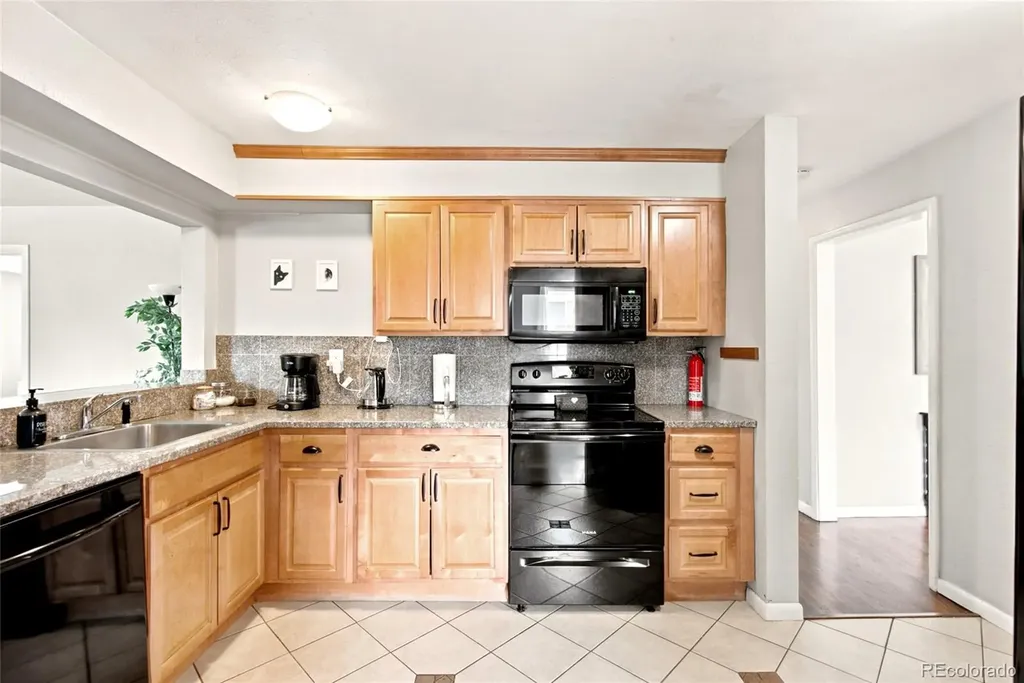 485 Zenobia Street Denver CO 80204