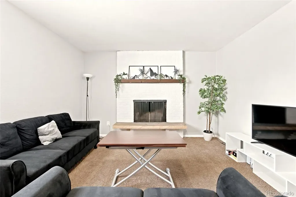 485 Zenobia Street Denver CO 80204