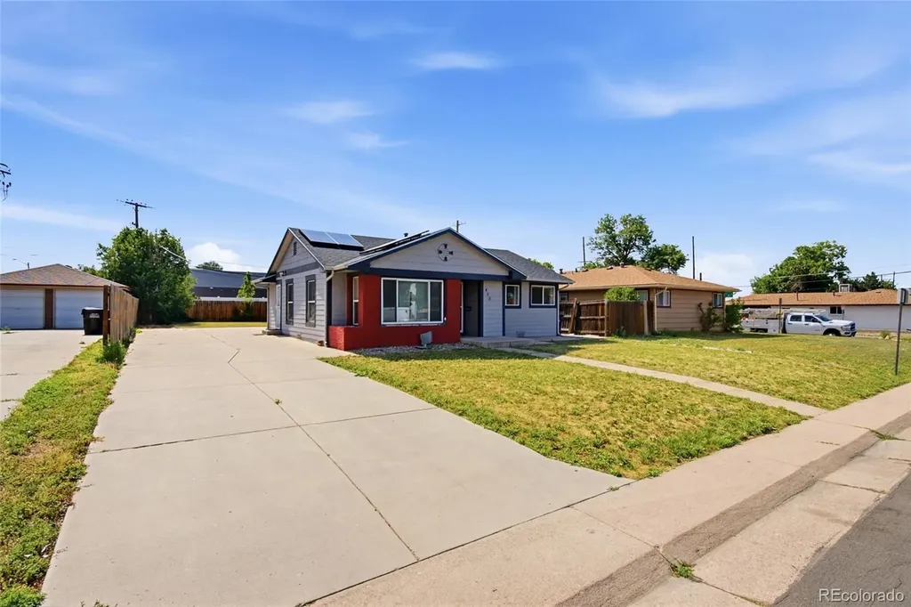 485 Zenobia Street Denver CO 80204
