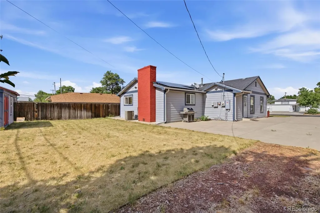 485 Zenobia Street Denver CO 80204