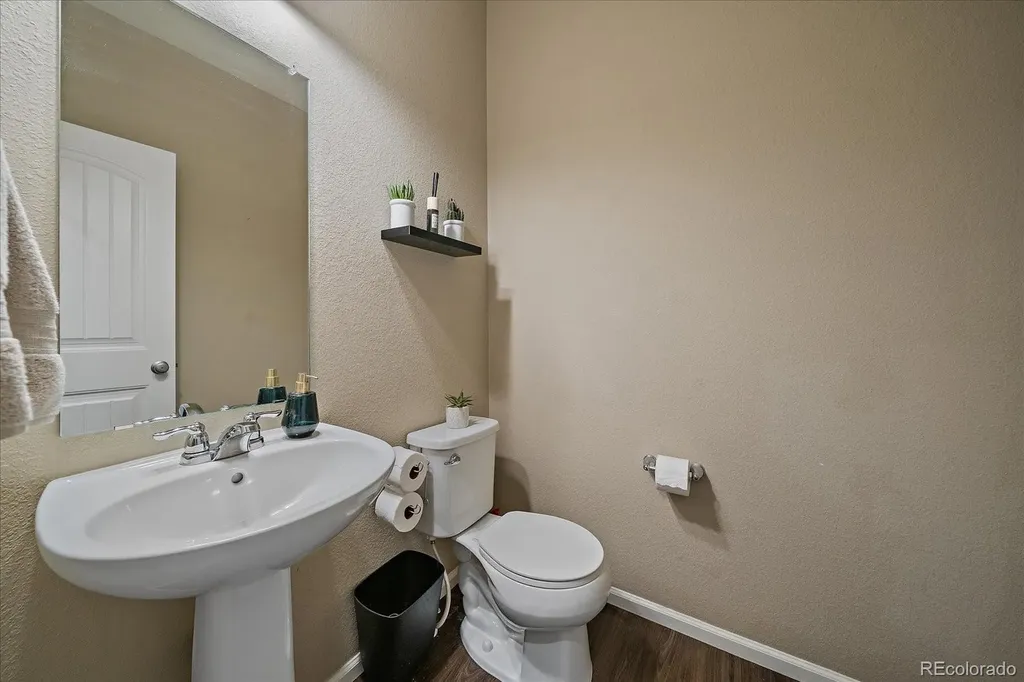 21892 E Quincy Circle Aurora CO 80015