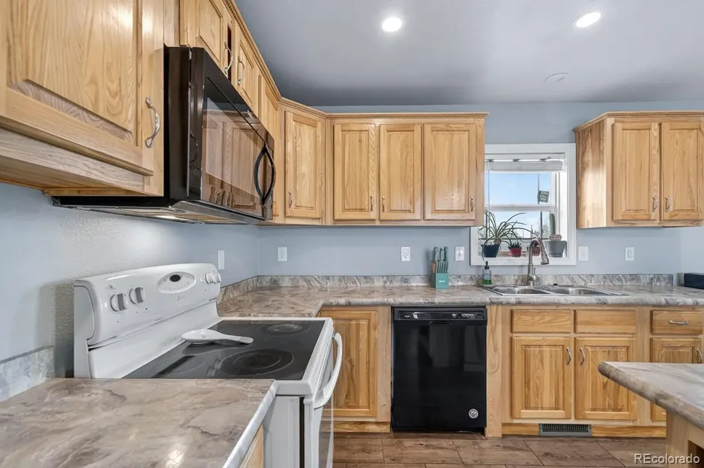 736 Indiana Avenue Limon CO 80828