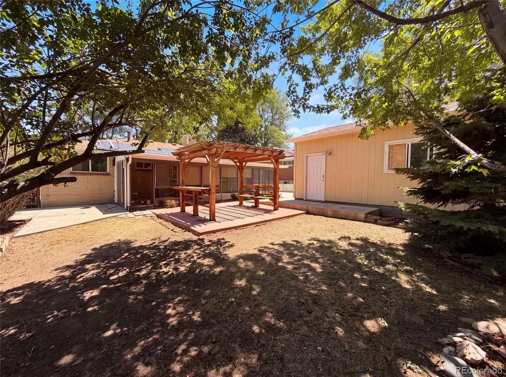 5667 Johnson Street Arvada CO 80002