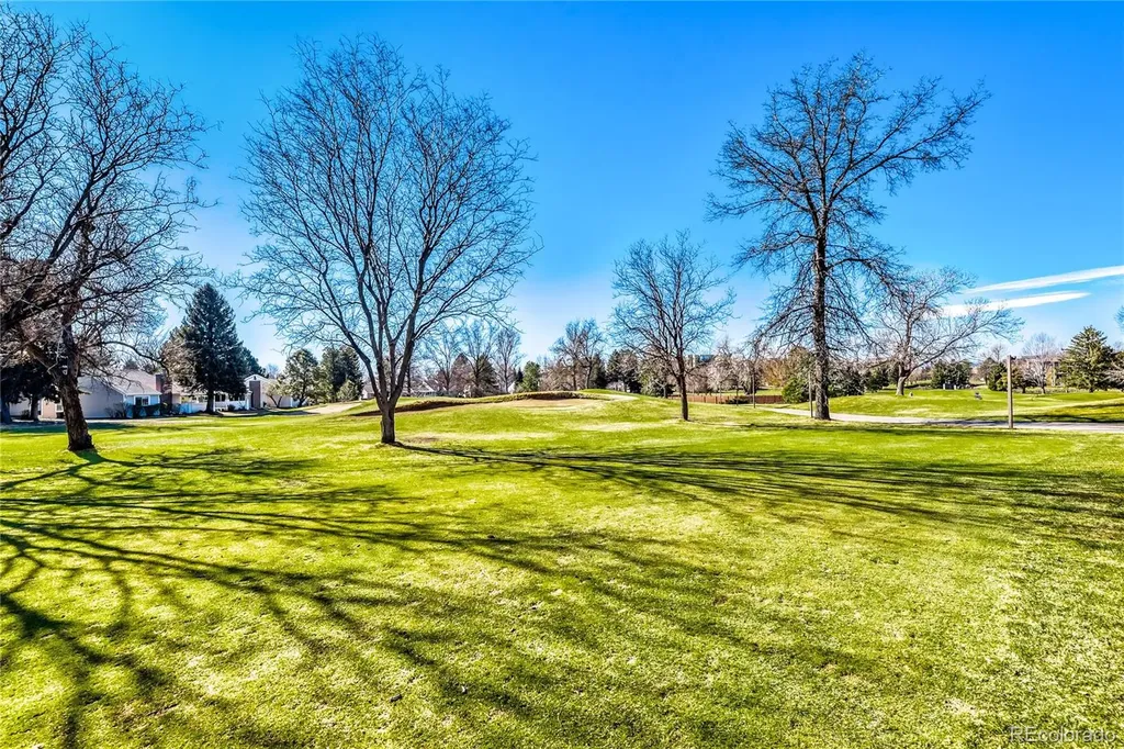 2824 S Heather Gardens Way Aurora CO 80014