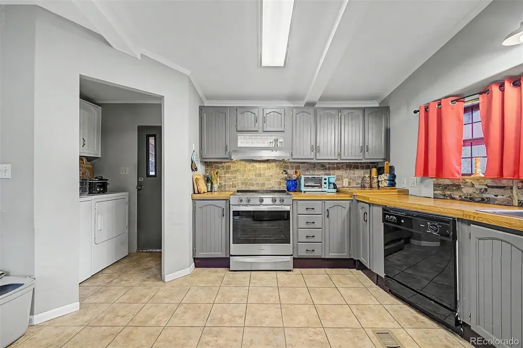 76 Pinecone Street Golden CO 80401