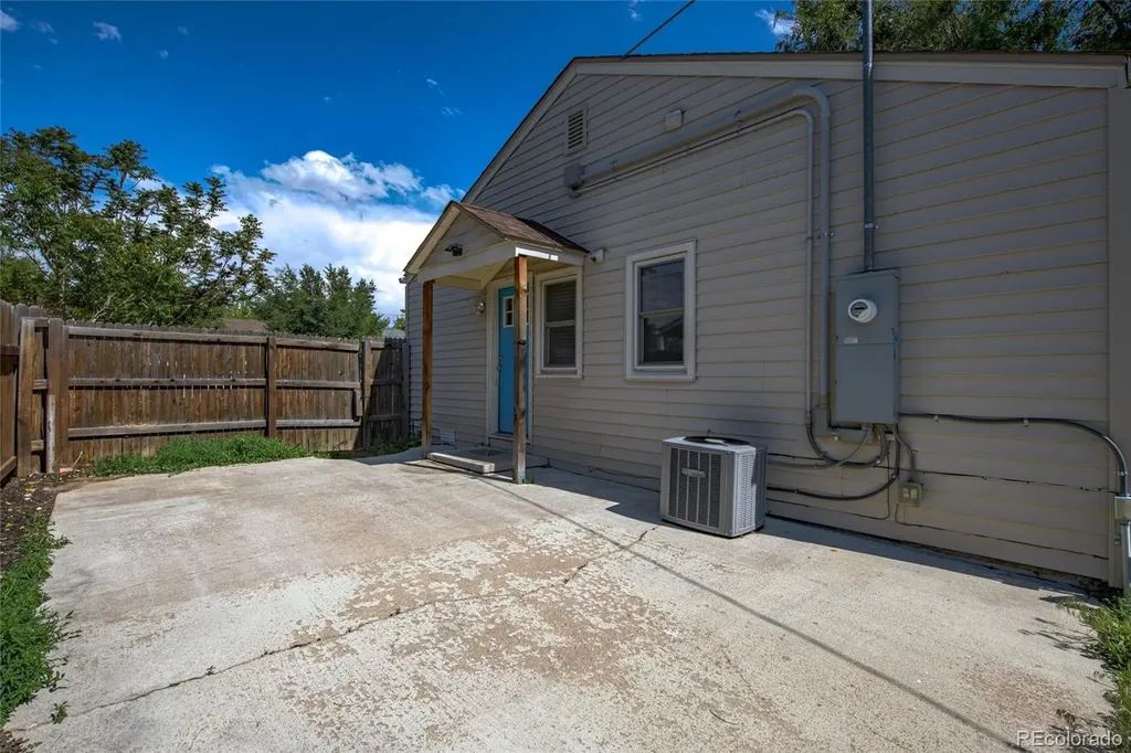 1173 Chester Street Aurora CO 80010