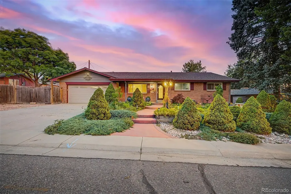 1444 W Parkhill Avenue Littleton CO 80120