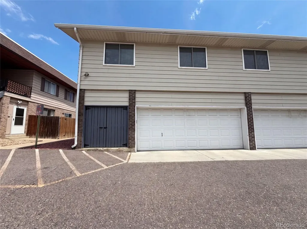 9867 Lane Street Denver CO 80260