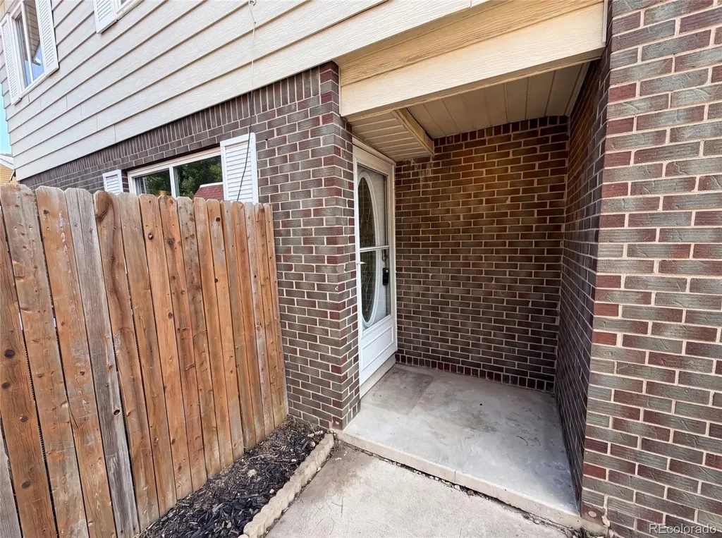 9867 Lane Street Denver CO 80260