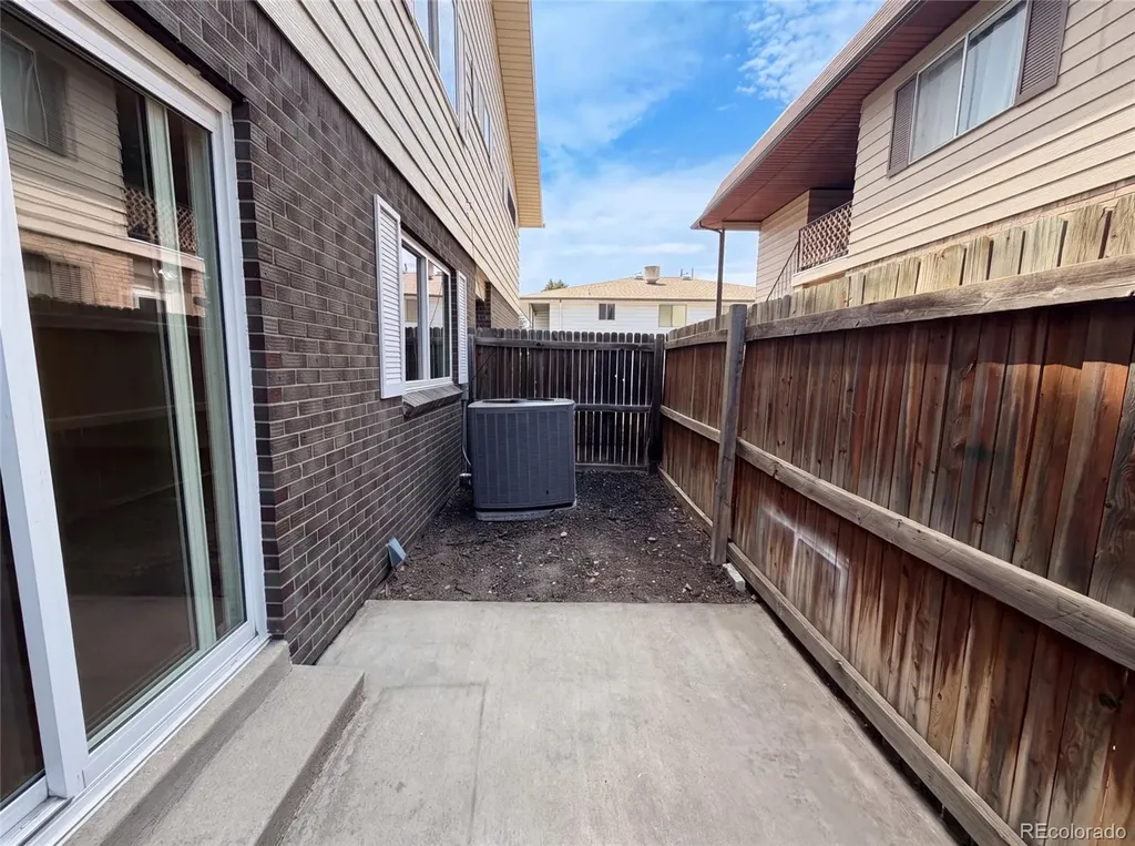 9867 Lane Street Denver CO 80260