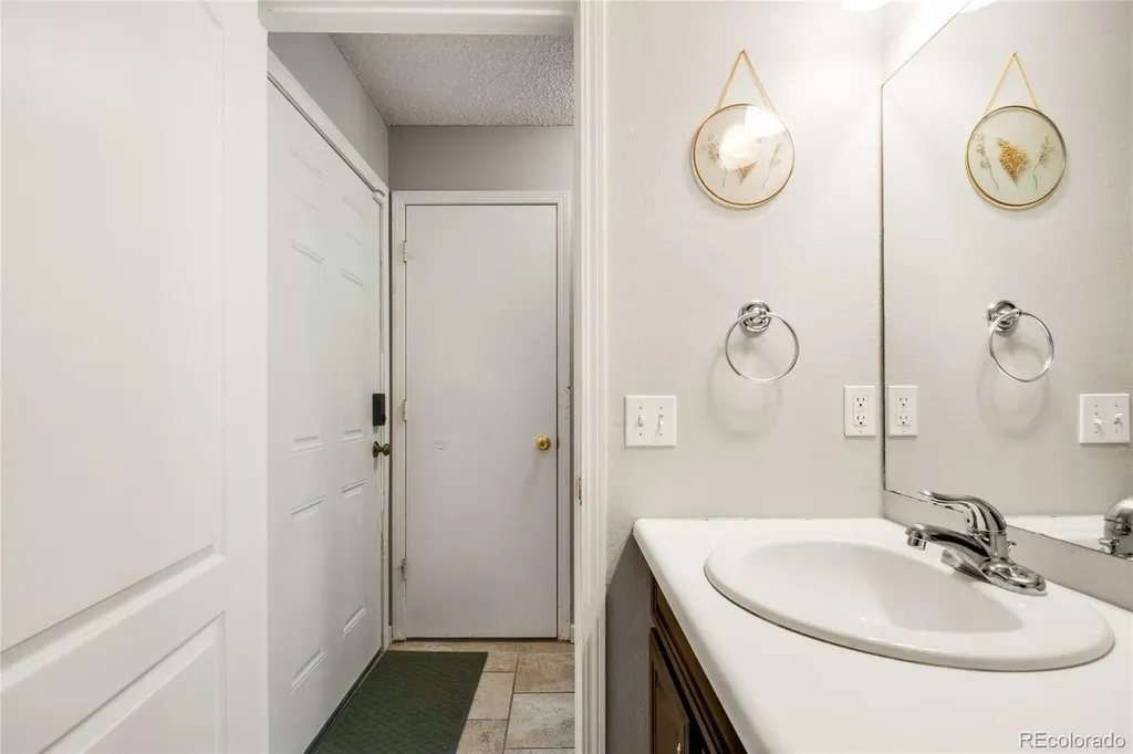 10279 W Fair Avenue Littleton CO 80127
