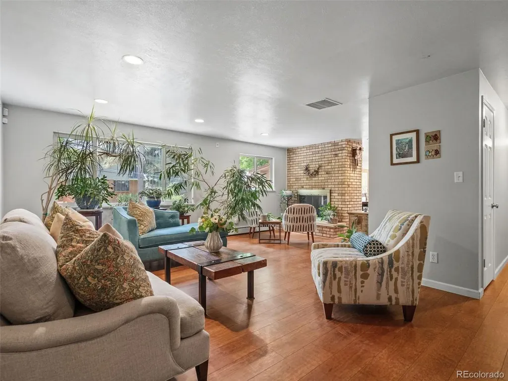 298 E 12th Avenue Broomfield CO 80020