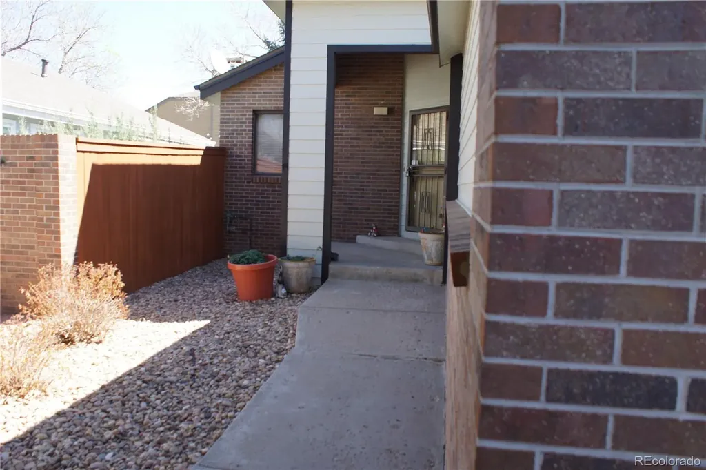 11183 E Baltic Place Aurora CO 80014