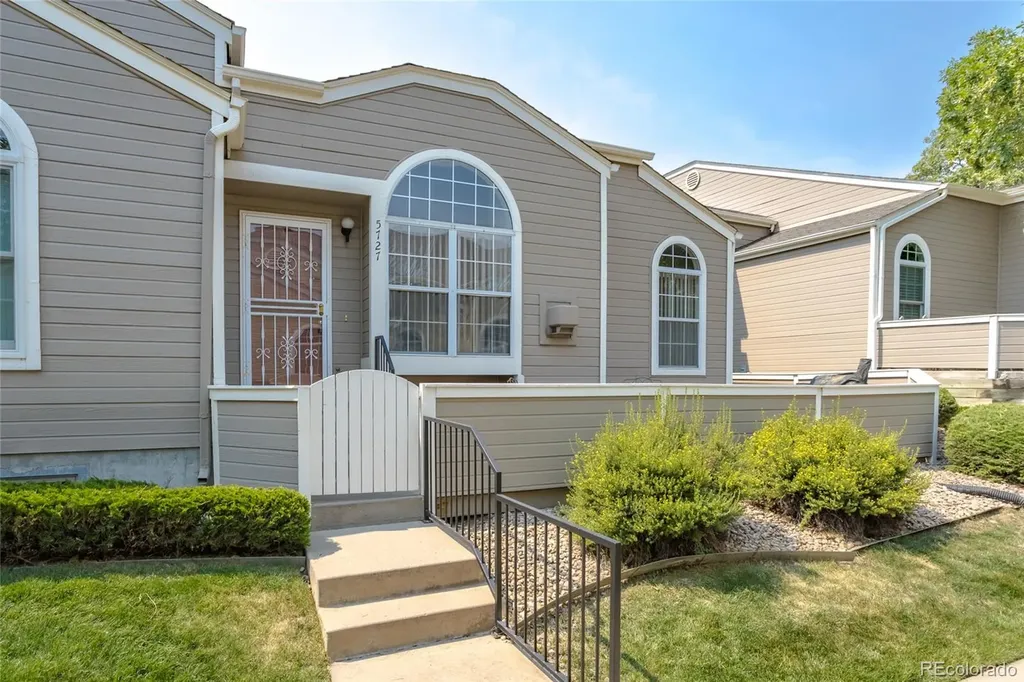 5727 W Asbury Place Denver CO 80227