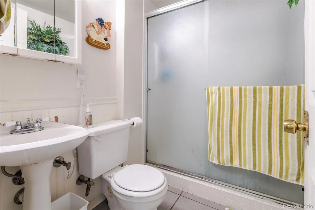 5727 W Asbury Place Denver CO 80227