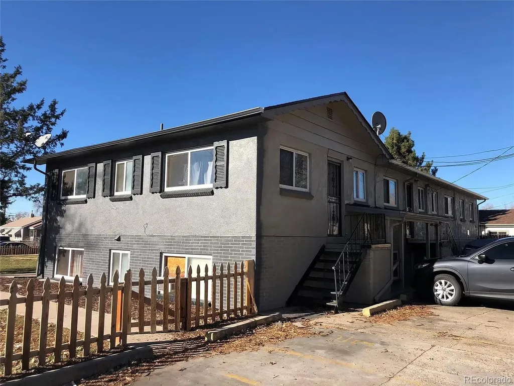 2000 Elmira St Street Aurora CO 80010