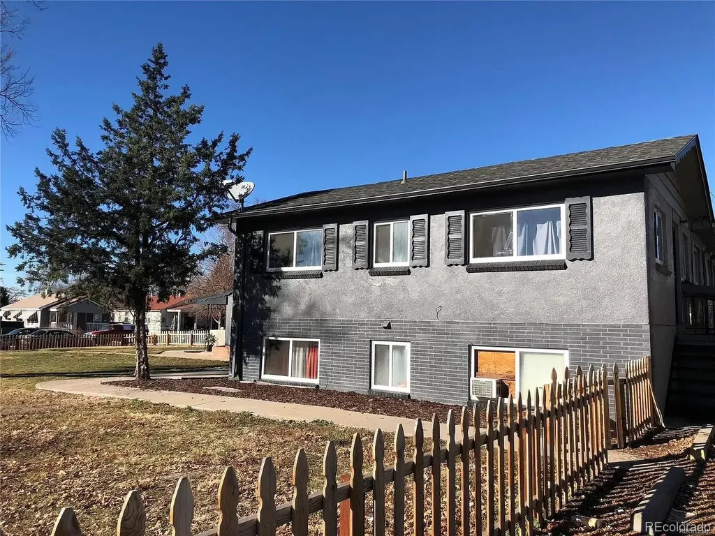 2000 Elmira St Street Aurora CO 80010